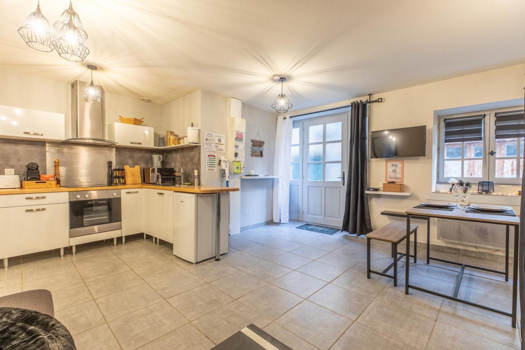 Nid Douillet - Elegant Studio En Plein Centre De Ріон Екстер'єр фото
